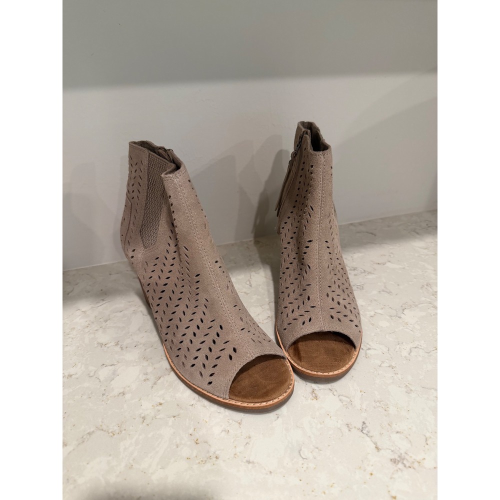 TOMS Majorca Taupe Suede Perforated Peep Toe Block Heel Booties 7.5